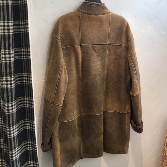 Gorsuch - Loringhoven Shearling Coat - Picture 2 of 6